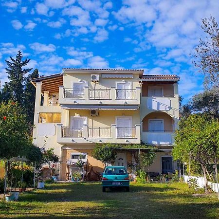 Scorpios Apartments Dassia  Eksteriør billede