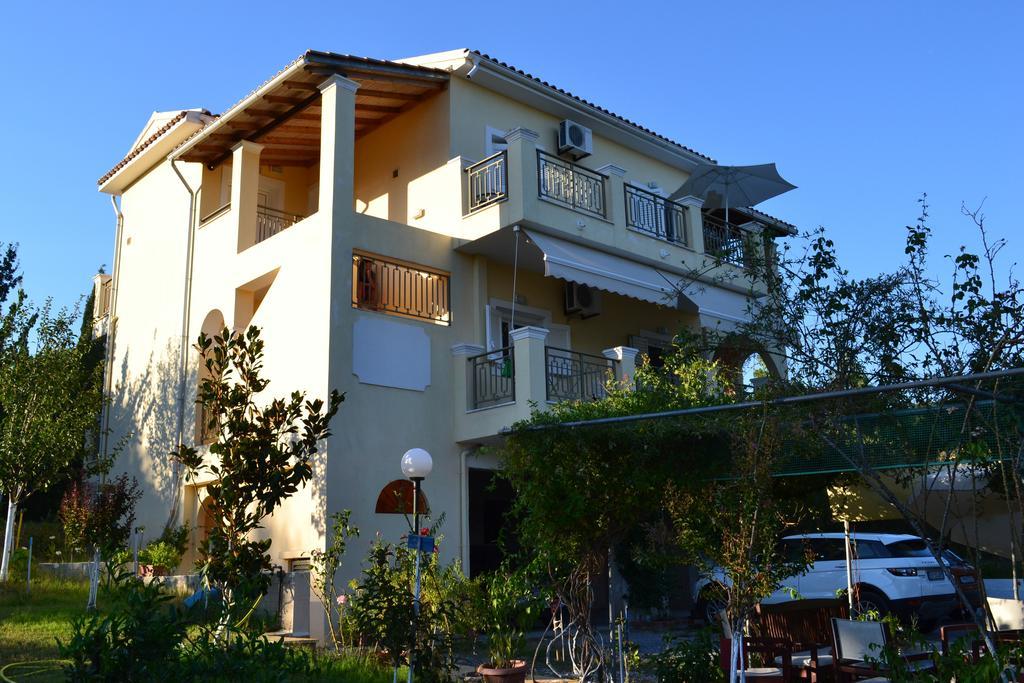 Scorpios Apartments Dassia  Eksteriør billede